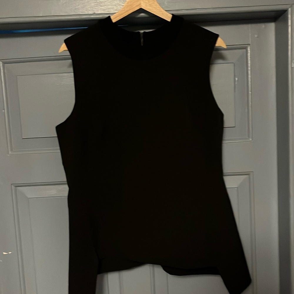 Halogen Black Top